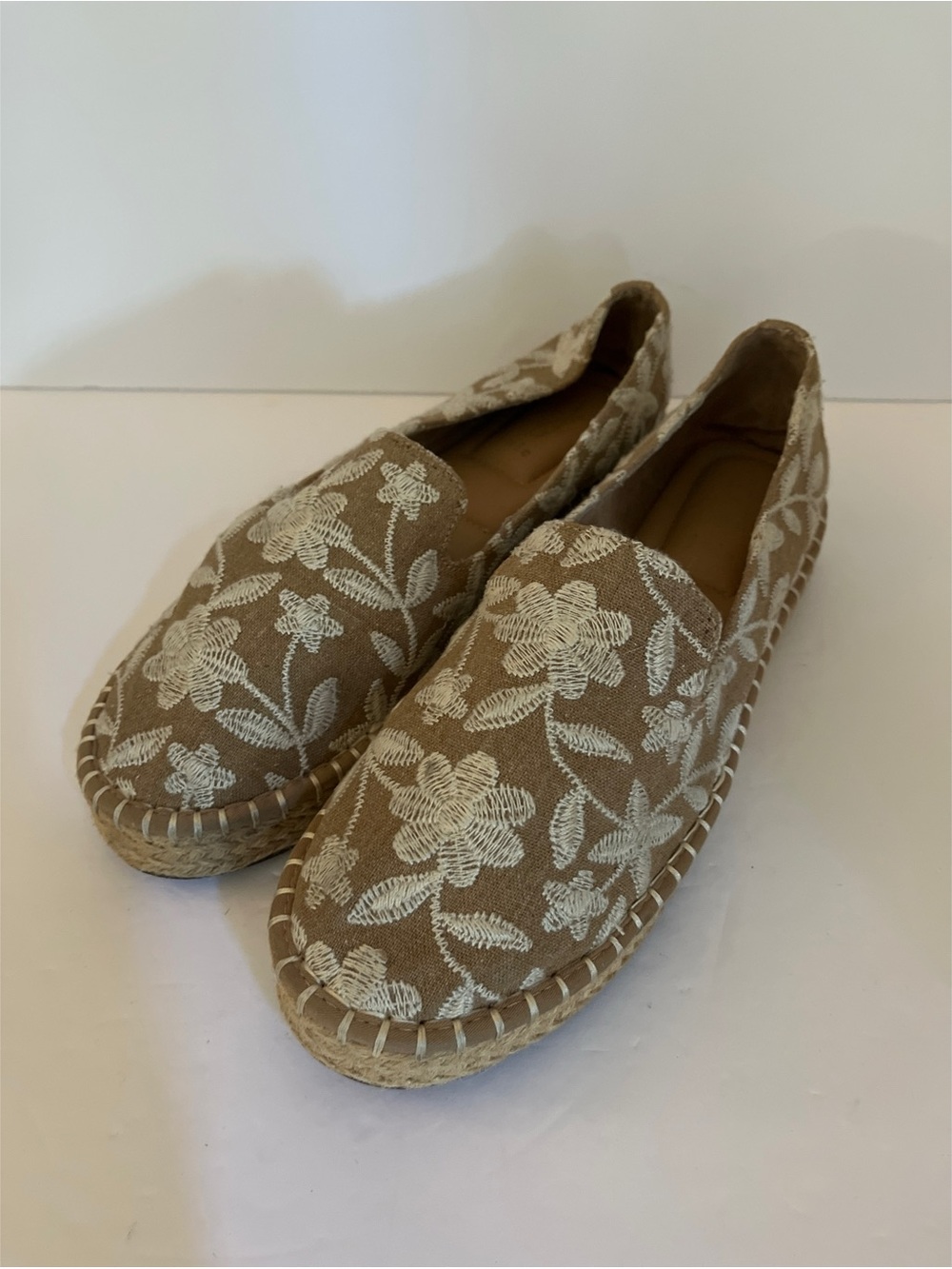 Joie Cara Slip On Embroidered Espadrilles Women’s Size 9.5
